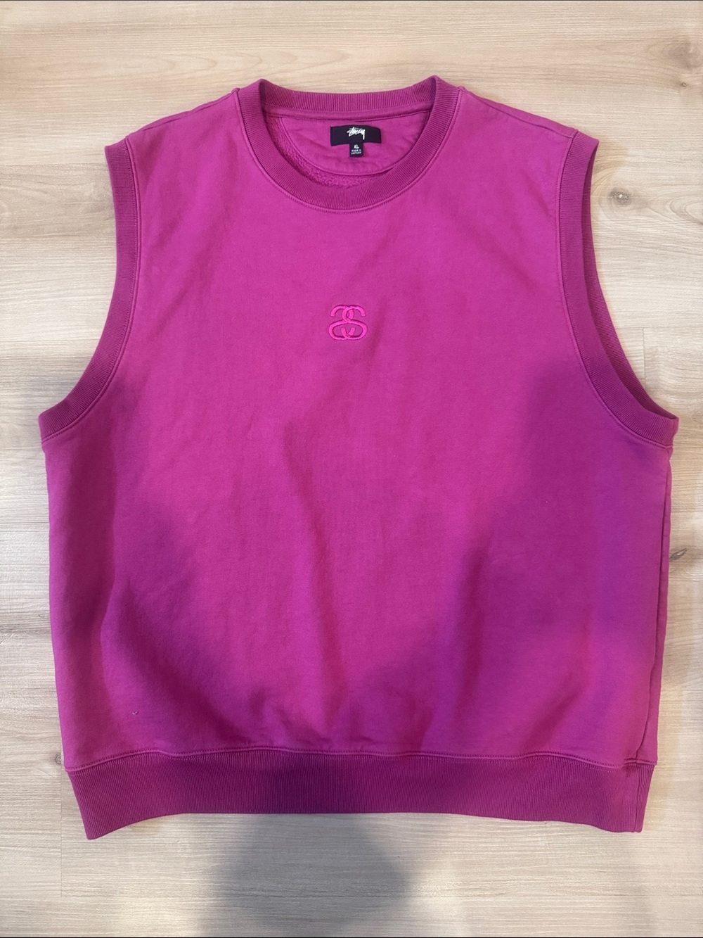 Stussy Men's XL Crewneck Sleeveless Sweatshirt Vest in Fuchsia